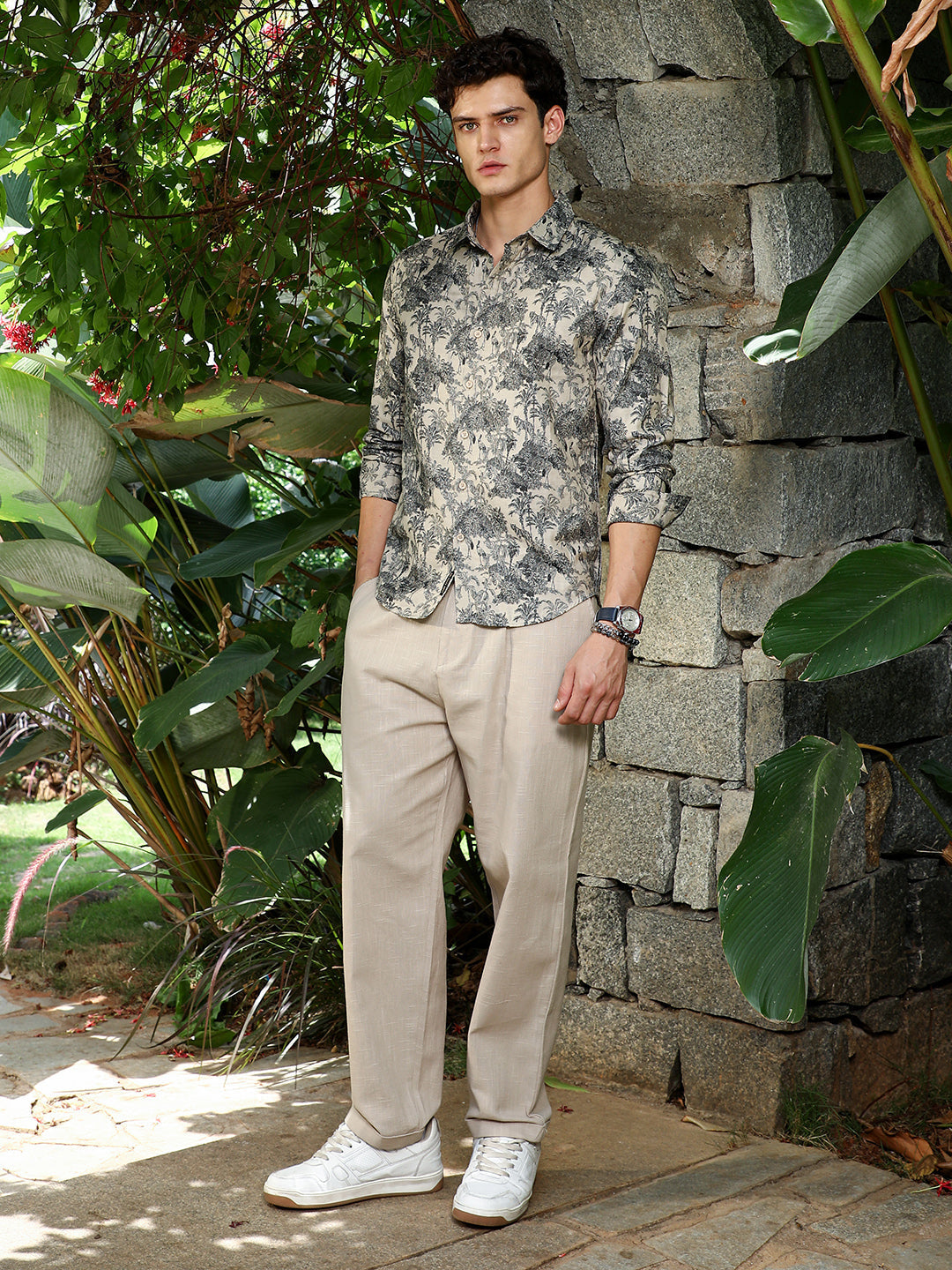 Men Cotton Blend Regular Botanical Shirt