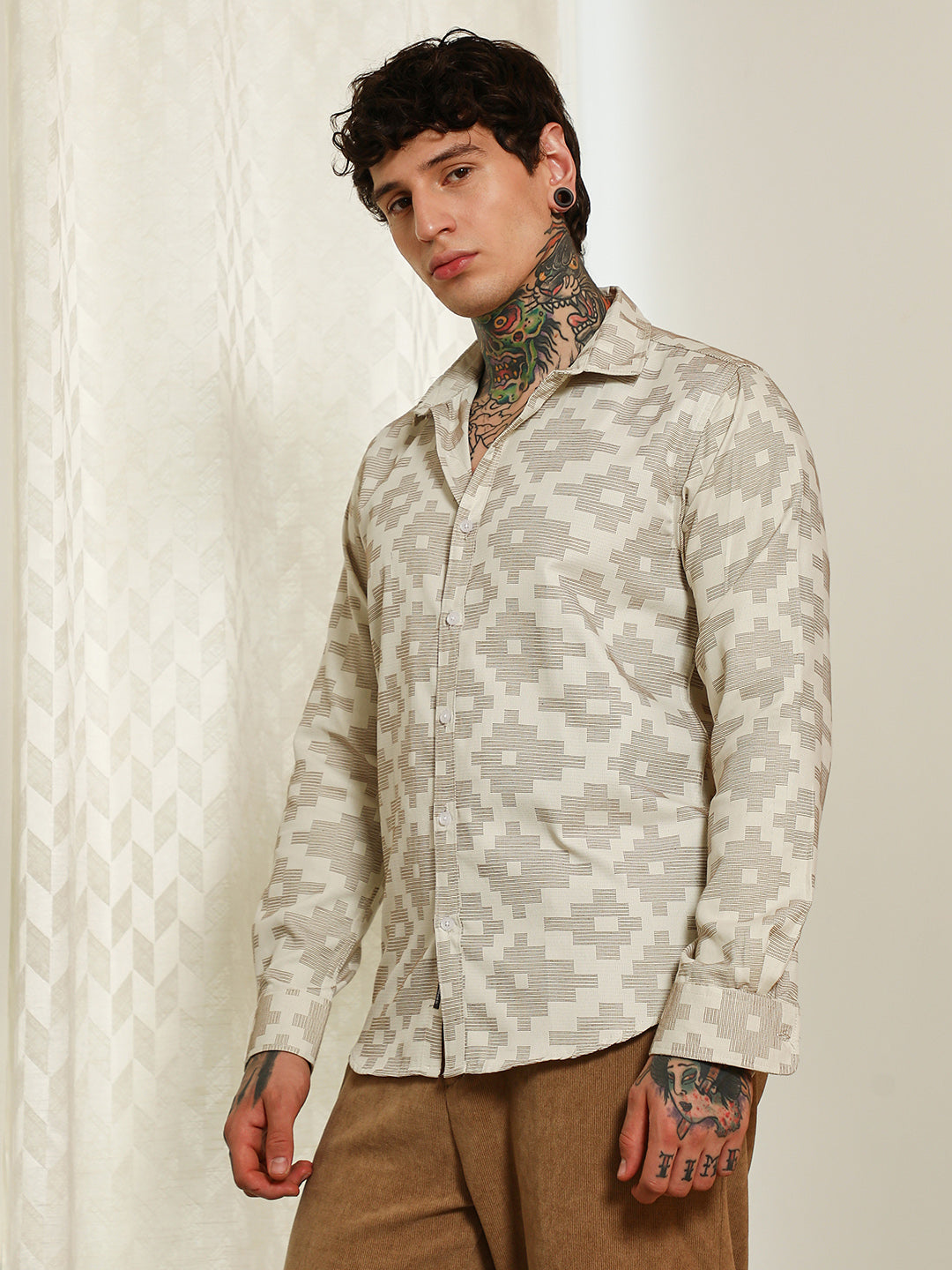 Men Geometric Pattern Cotton Blend Full Sleeve Shirt