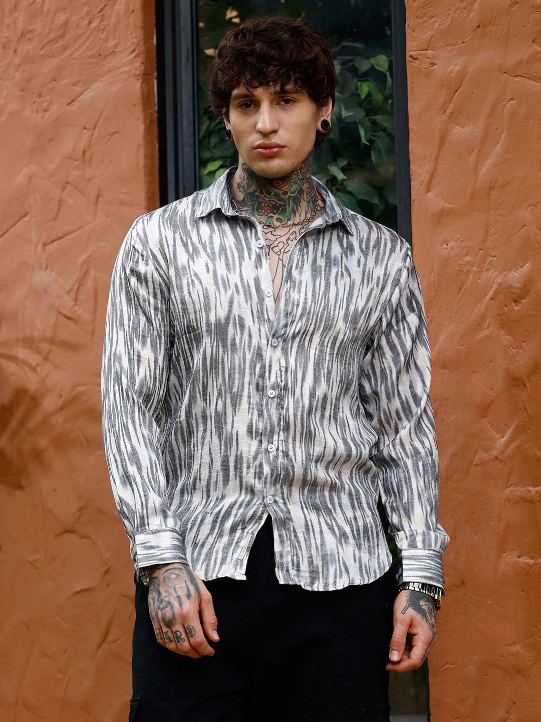 Men Charcoal Grey Contrast-Brush Imprint Shirt