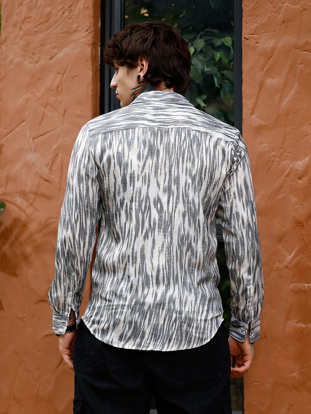 Men Charcoal Grey Contrast-Brush Imprint Shirt