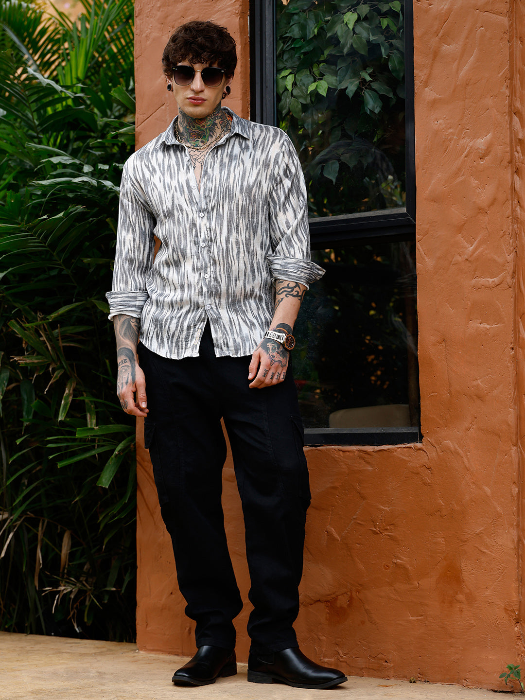 Men Charcoal Grey Contrast-Brush Imprint Shirt