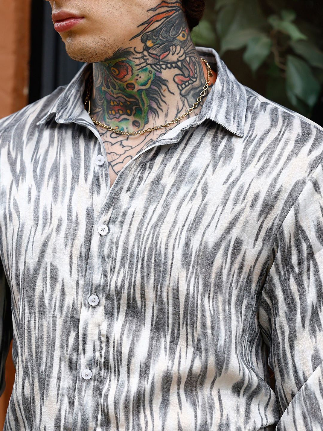 Men Charcoal Grey Contrast-Brush Imprint Shirt