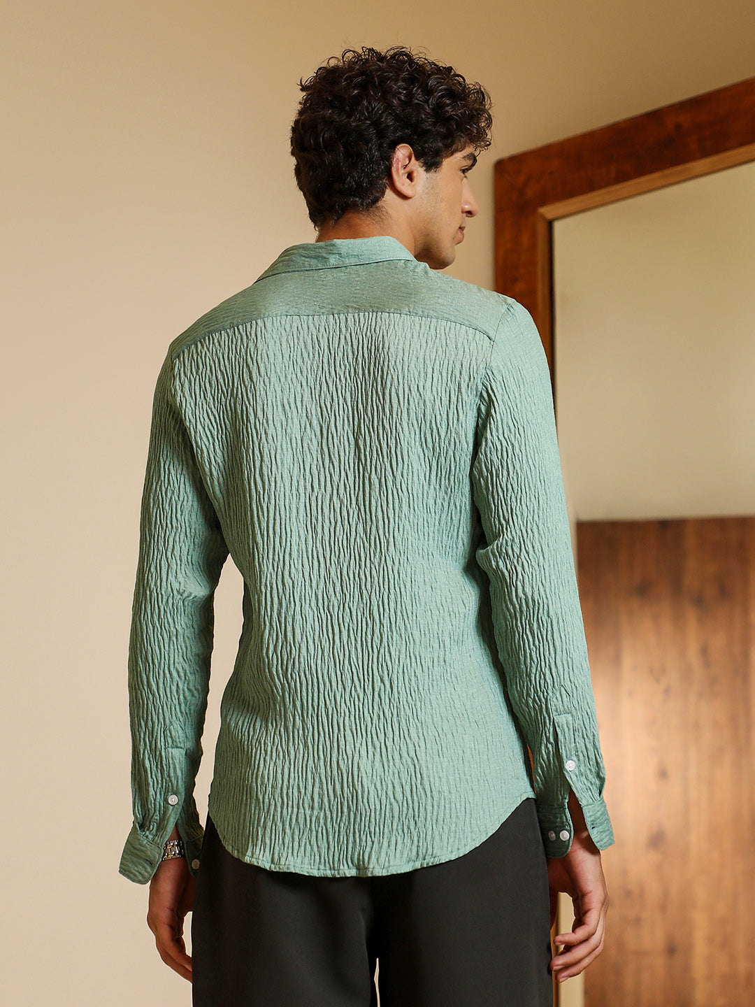 Men Aqua Green Solid Creased-Tactile Shirt