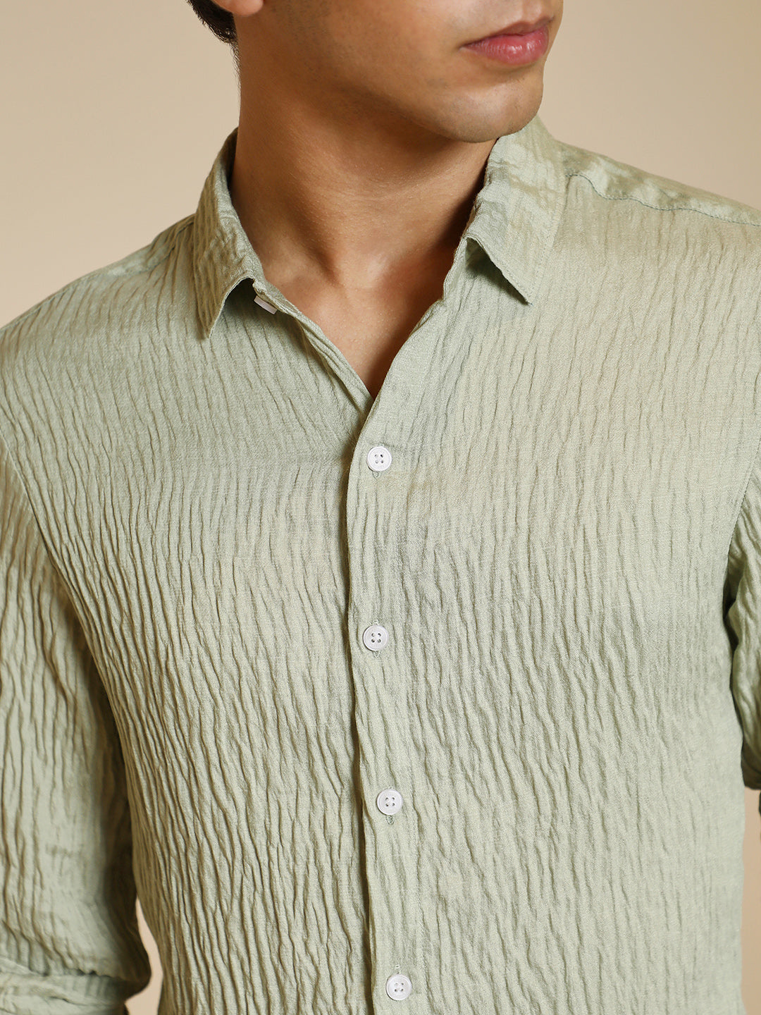 Men Light Pistachio Solid Creased-Tactile Shirt