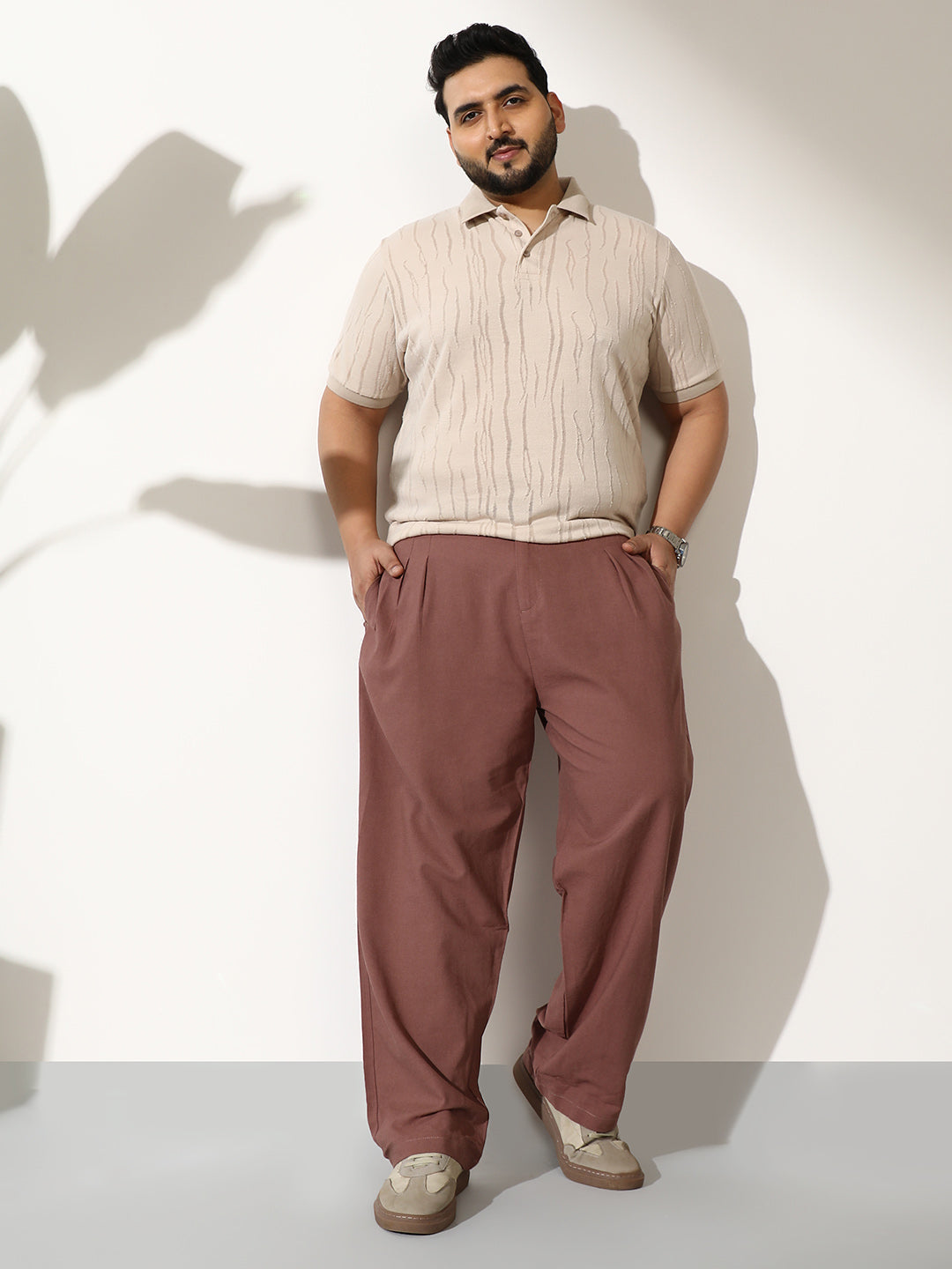 Men Grape Brown Linen-Blend Pleated Trousers