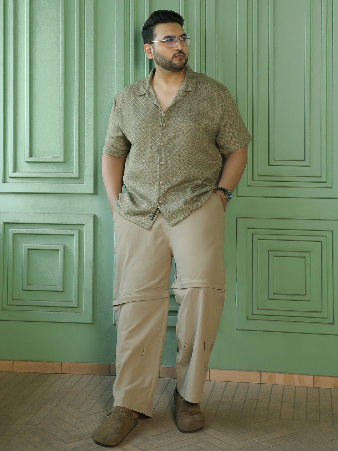 Men Khaki Mid-Rise Relaxed Fit Trouser
