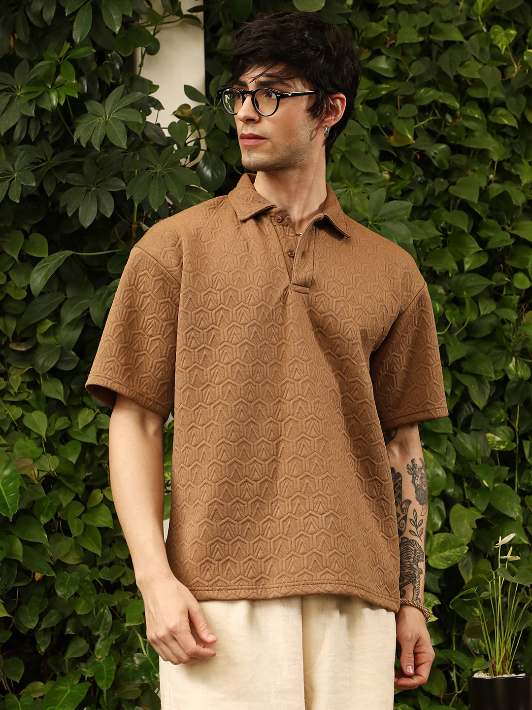 Men Tan Brown Zigzag-Tactile T-Shirt