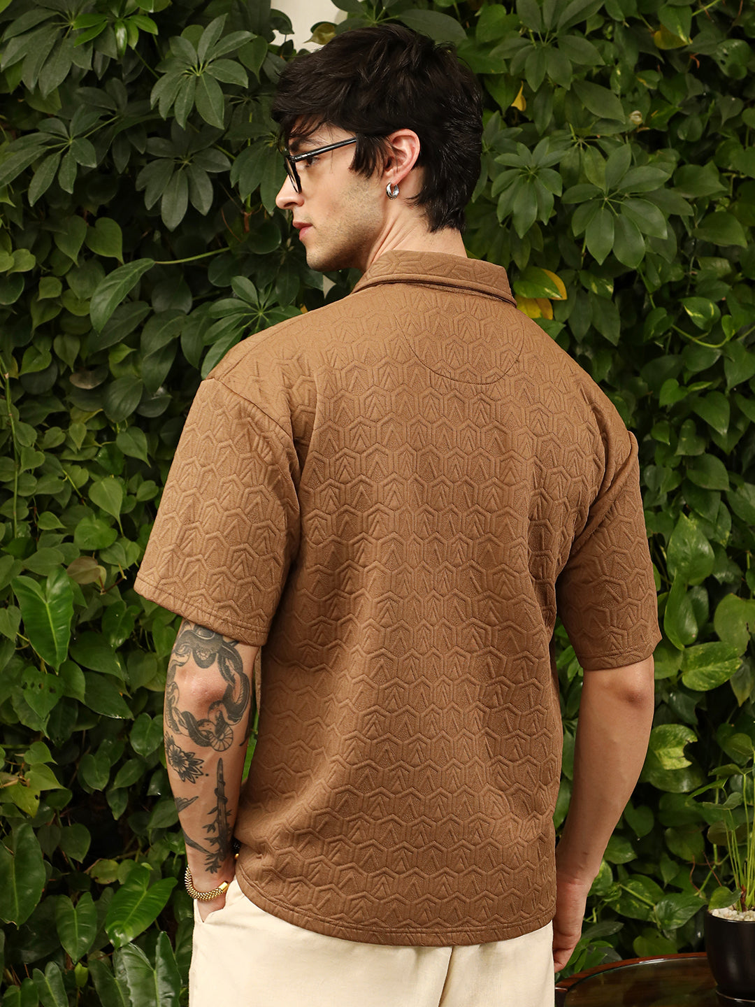 Men Tan Brown Zigzag-Tactile T-Shirt