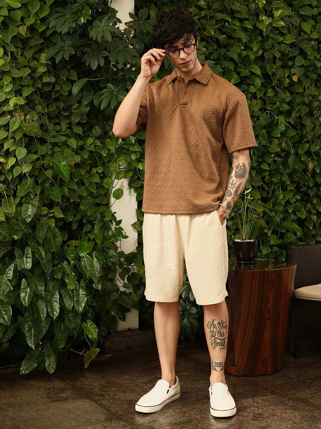 Men Tan Brown Zigzag-Tactile T-Shirt