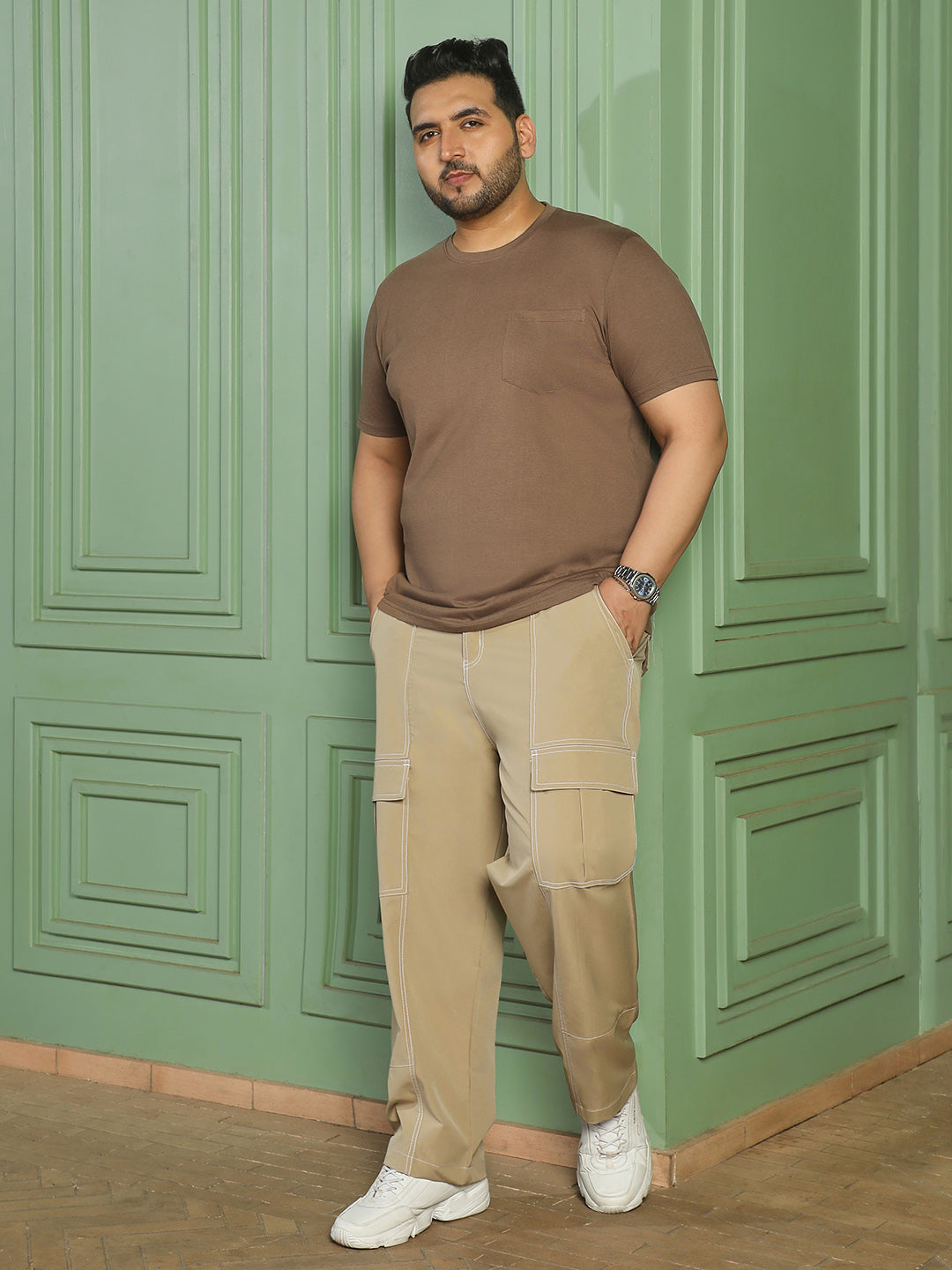 Men Brown Solid T-Shirt