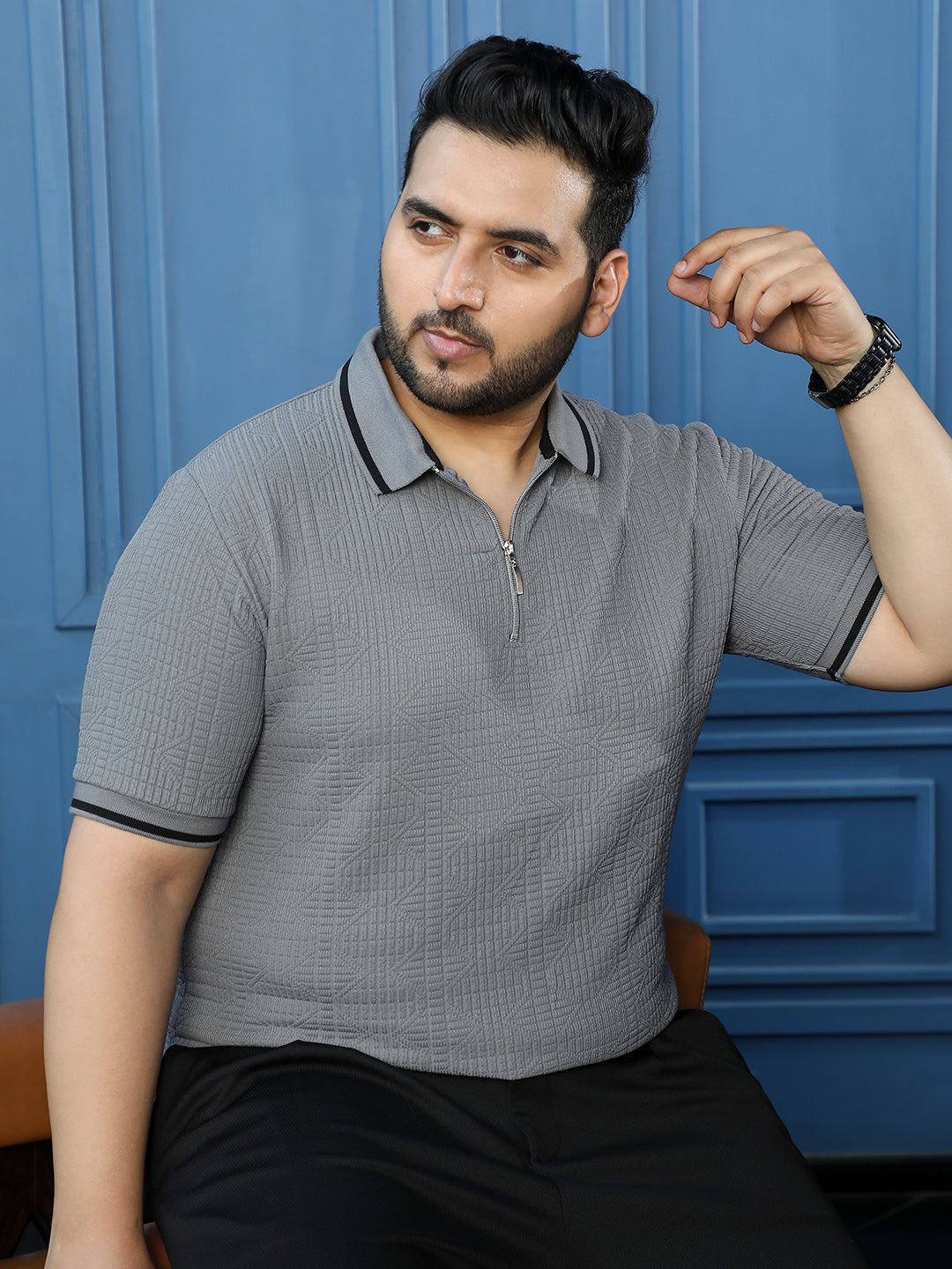 Men Grey Textured T-Shirt
