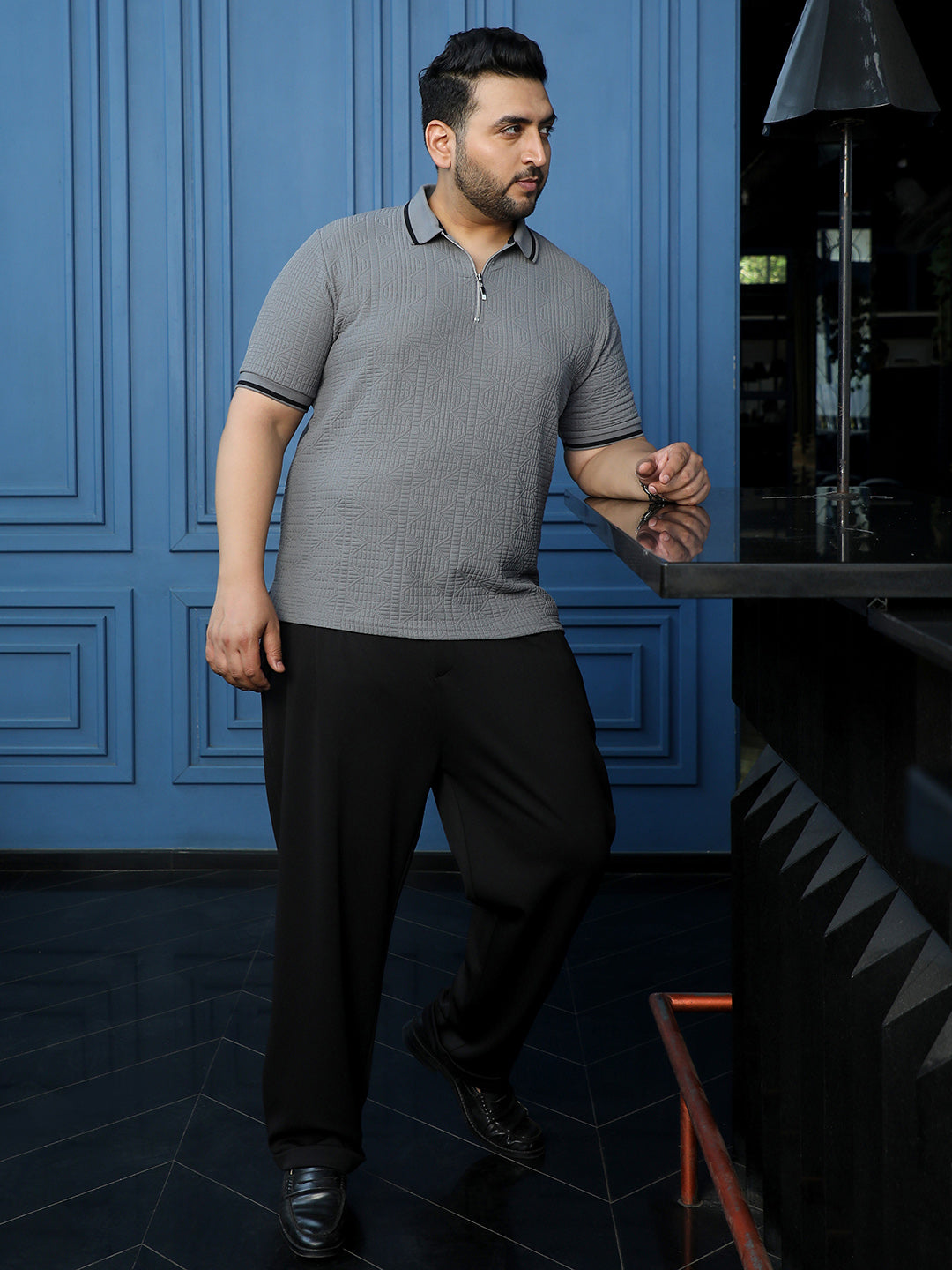 Men Grey Textured T-Shirt