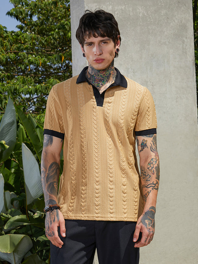 Men Cotton Blend Regular Colourblock T-Shirt