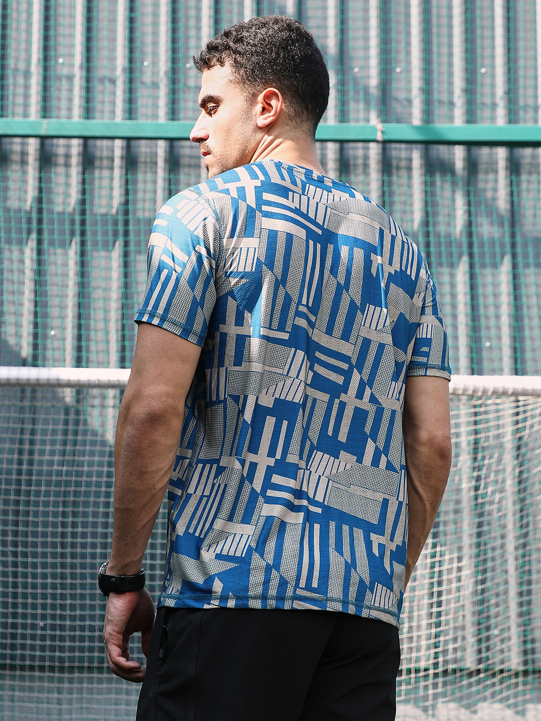 Men Sky Blue Abstract-Bloc Activewear T-Shirt