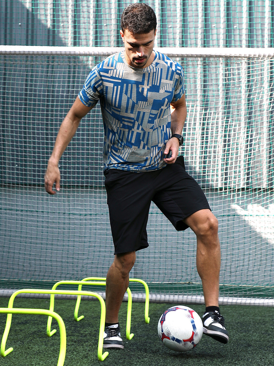 Men Sky Blue Abstract-Bloc Activewear T-Shirt