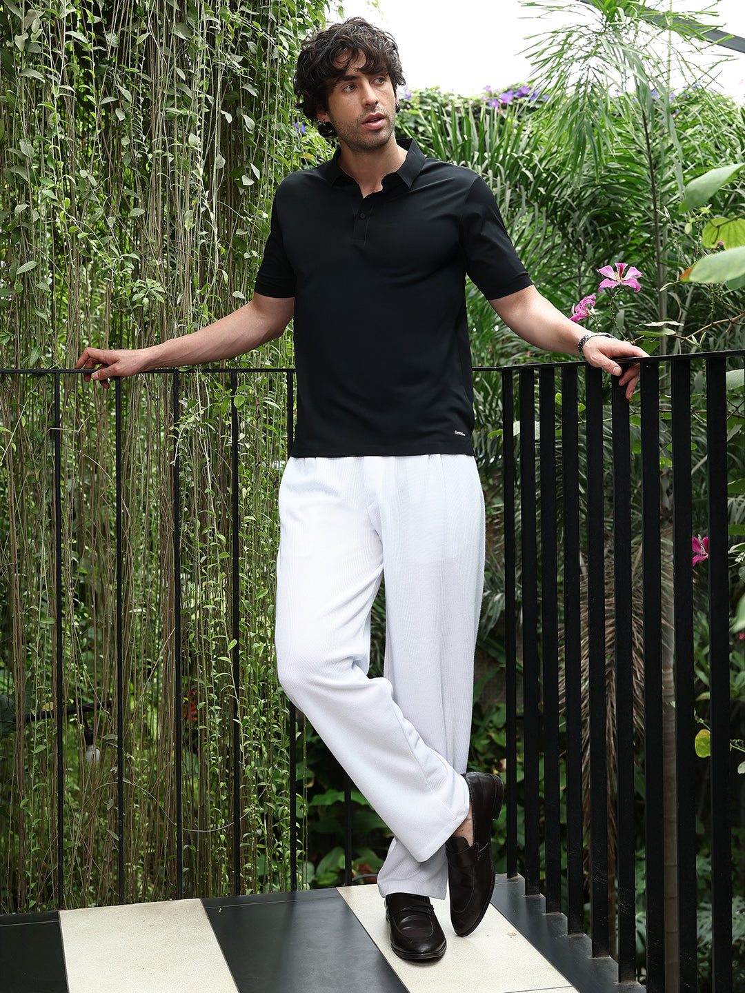 Men Onyx Black Seamless Solid Polo T-Shirt