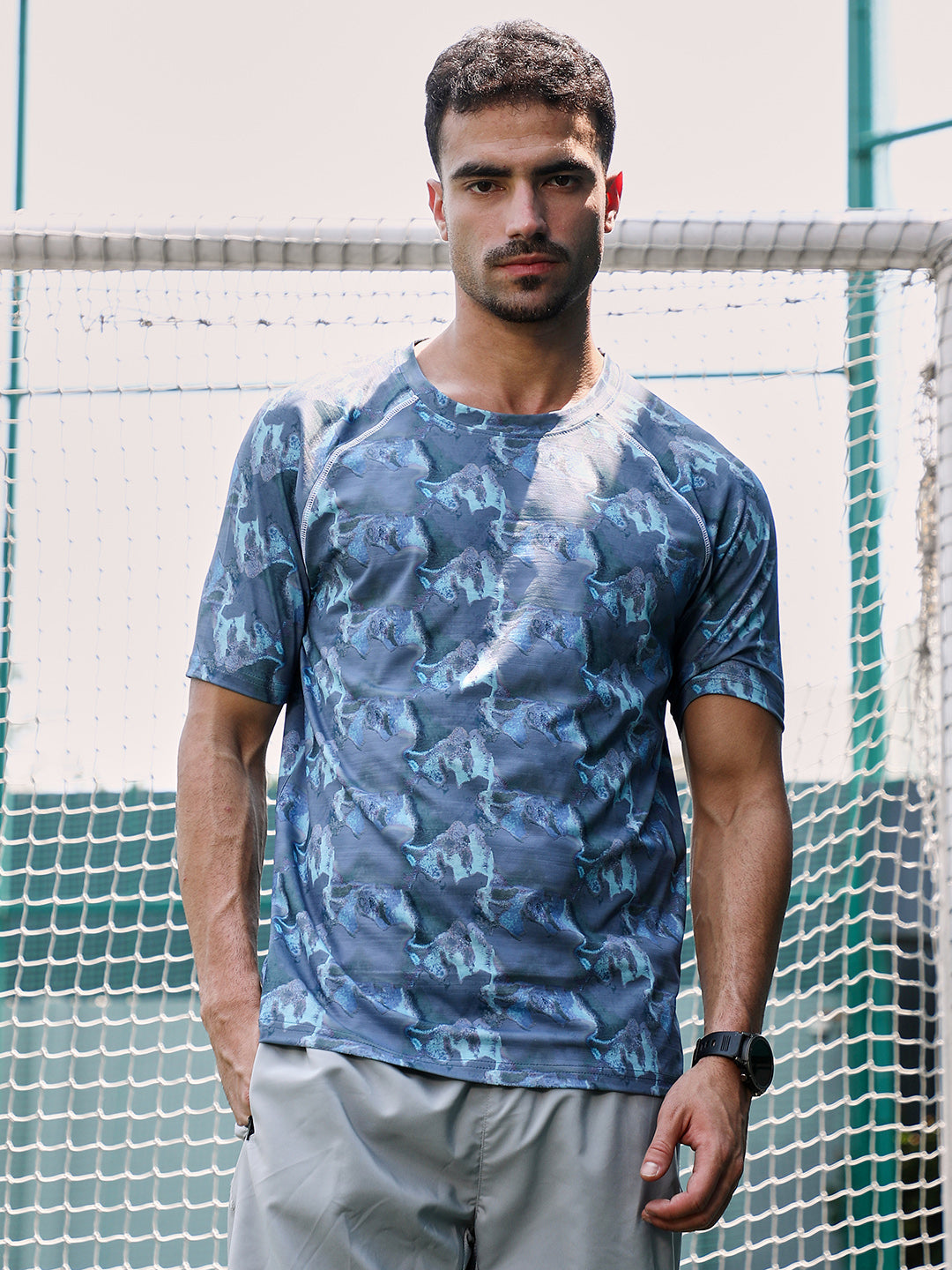 Men Slate Blue Panel-Swirl Activewear T-Shirt