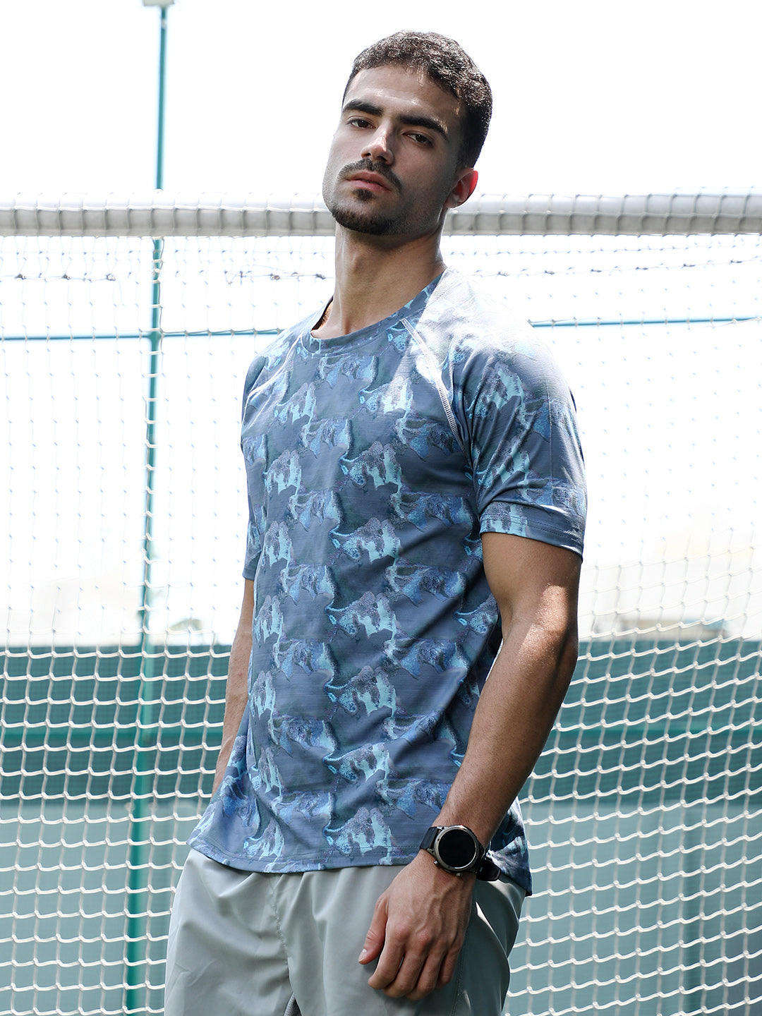 Men Slate Blue Panel-Swirl Activewear T-Shirt