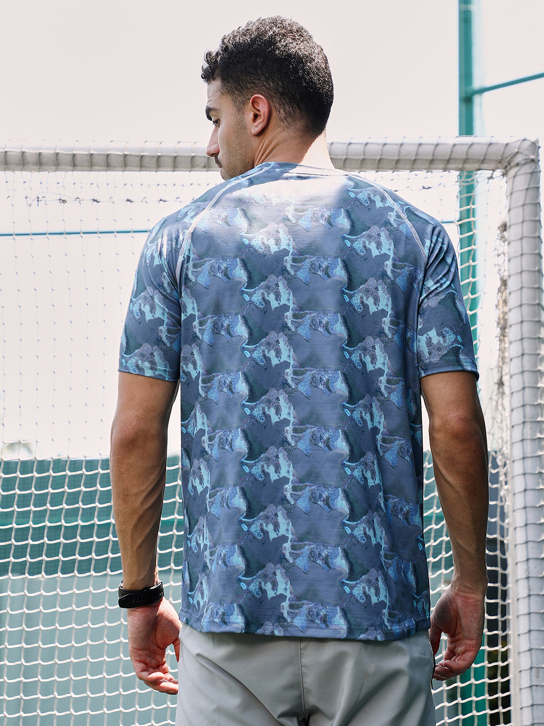 Men Slate Blue Panel-Swirl Activewear T-Shirt