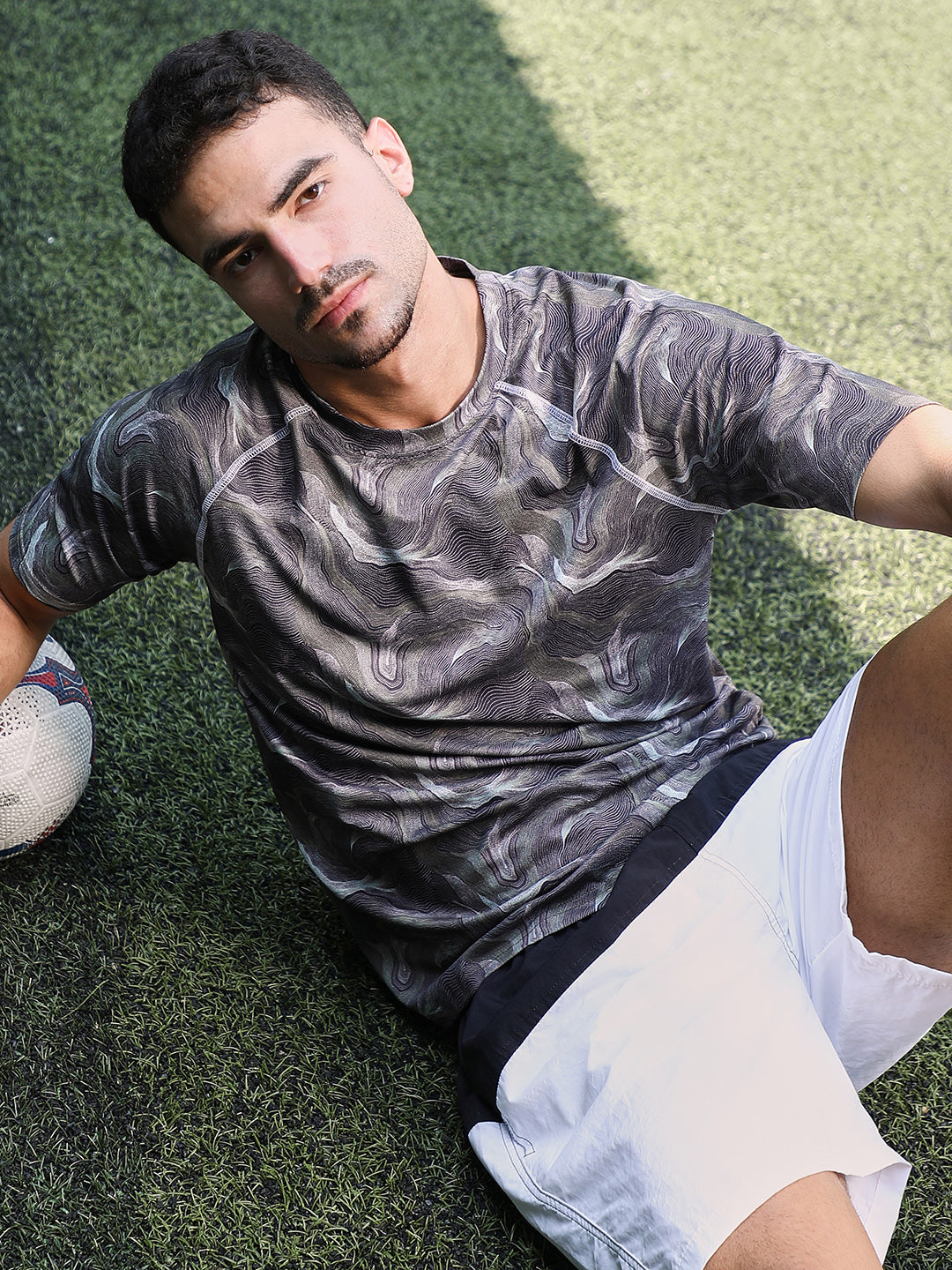 Men Charcoal Black Flow-Lined Activewear T-Shirt