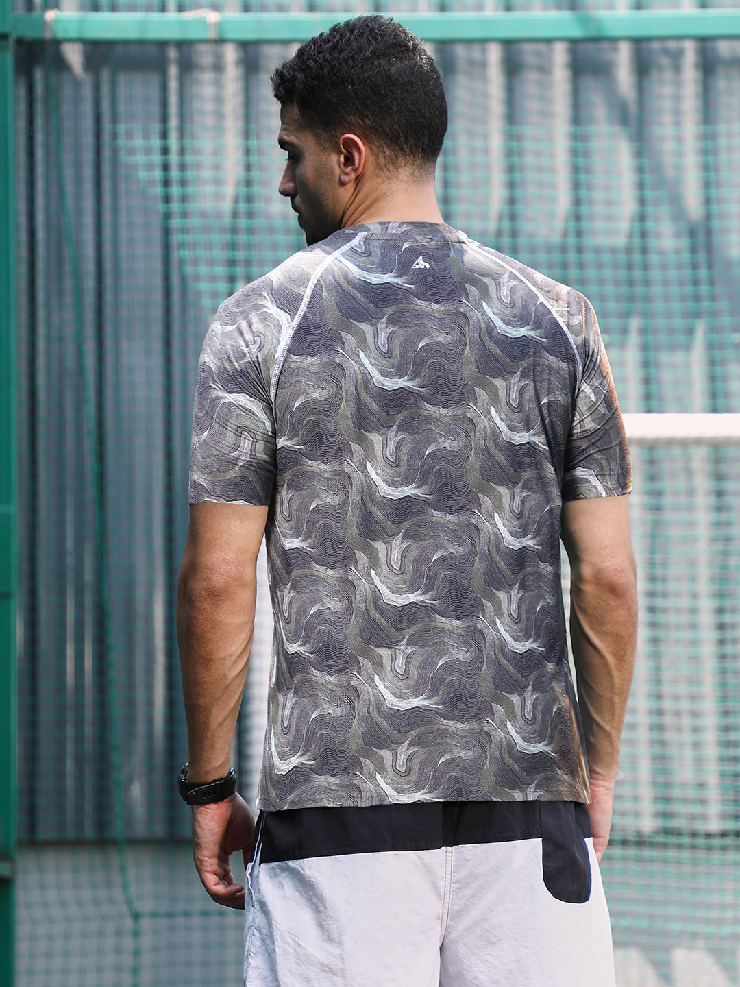 Men Charcoal Black Flow-Lined Activewear T-Shirt