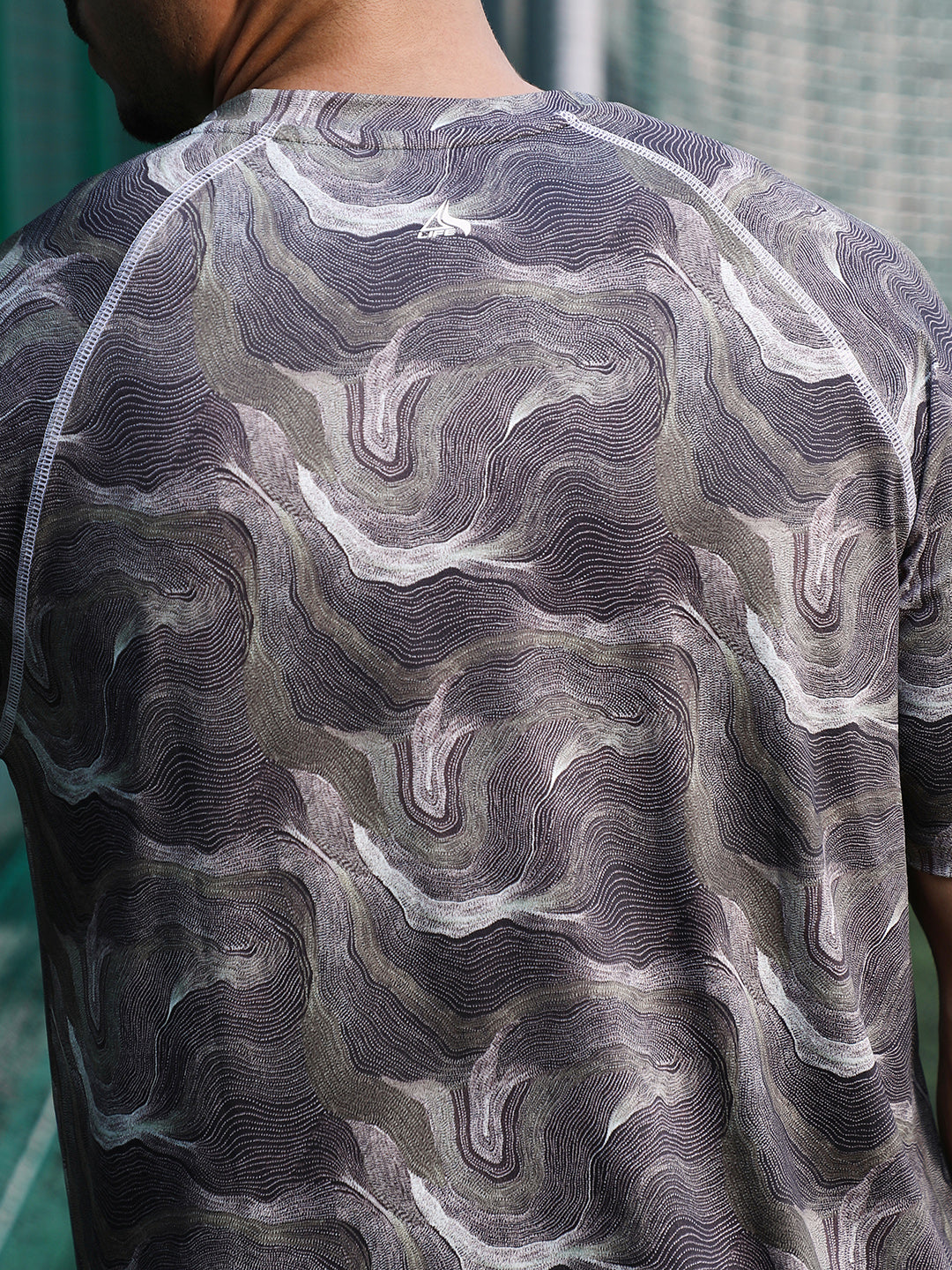 Men Charcoal Black Flow-Lined Activewear T-Shirt