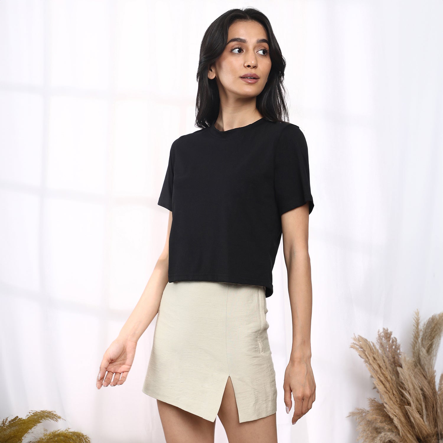 Women Black Solid Regular Fit T-Shirt