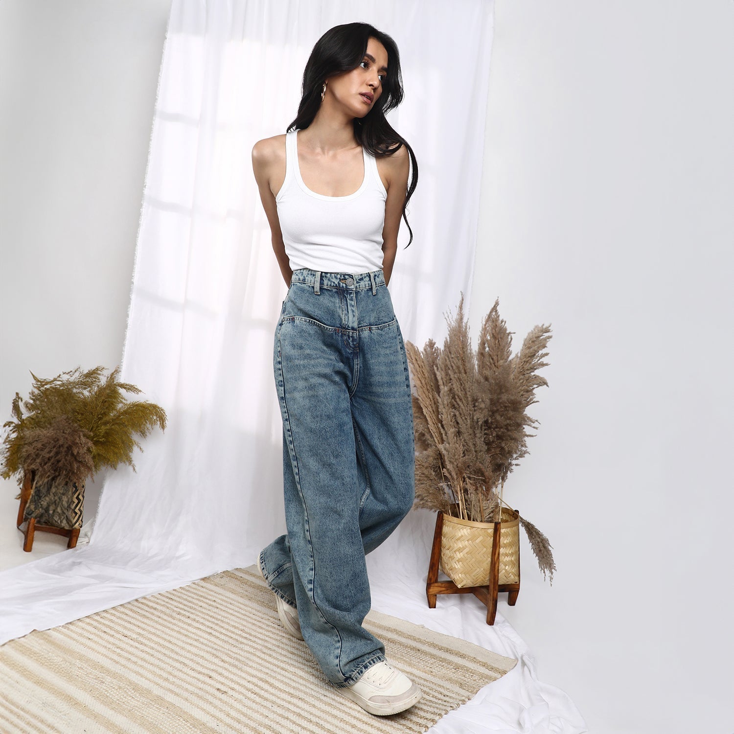Women Blue Acid-Wash Straight Denim Jeans
