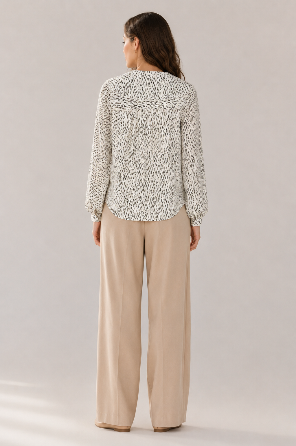 Women Ditsy Print Peter Pan Collar Shirt