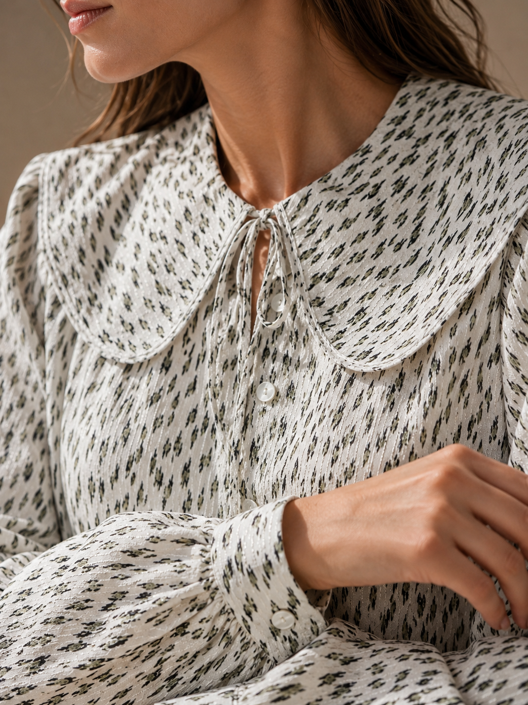 Women Ditsy Print Peter Pan Collar Shirt
