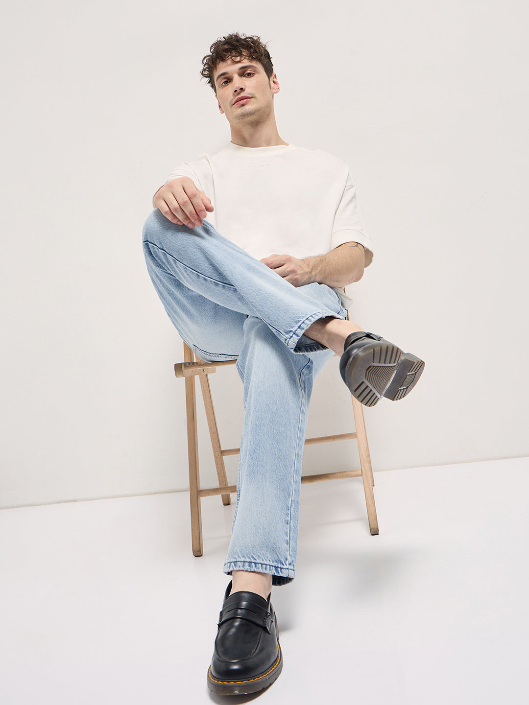 Men Blue Light Fade Mid-Rise Jeans