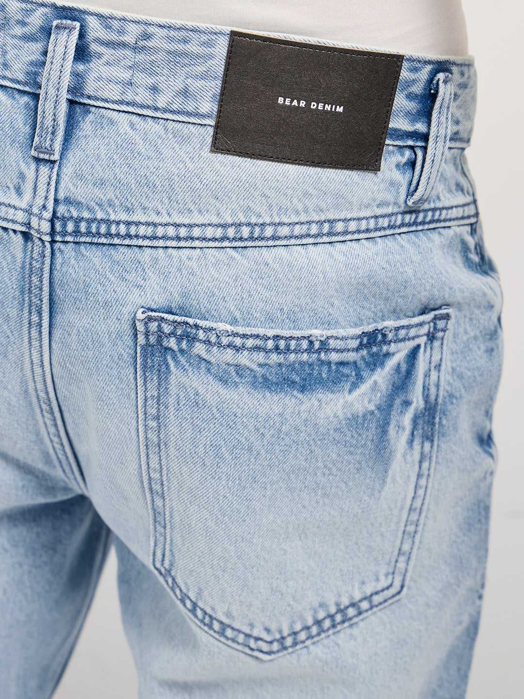 Men Blue Light Fade Mid-Rise Jeans
