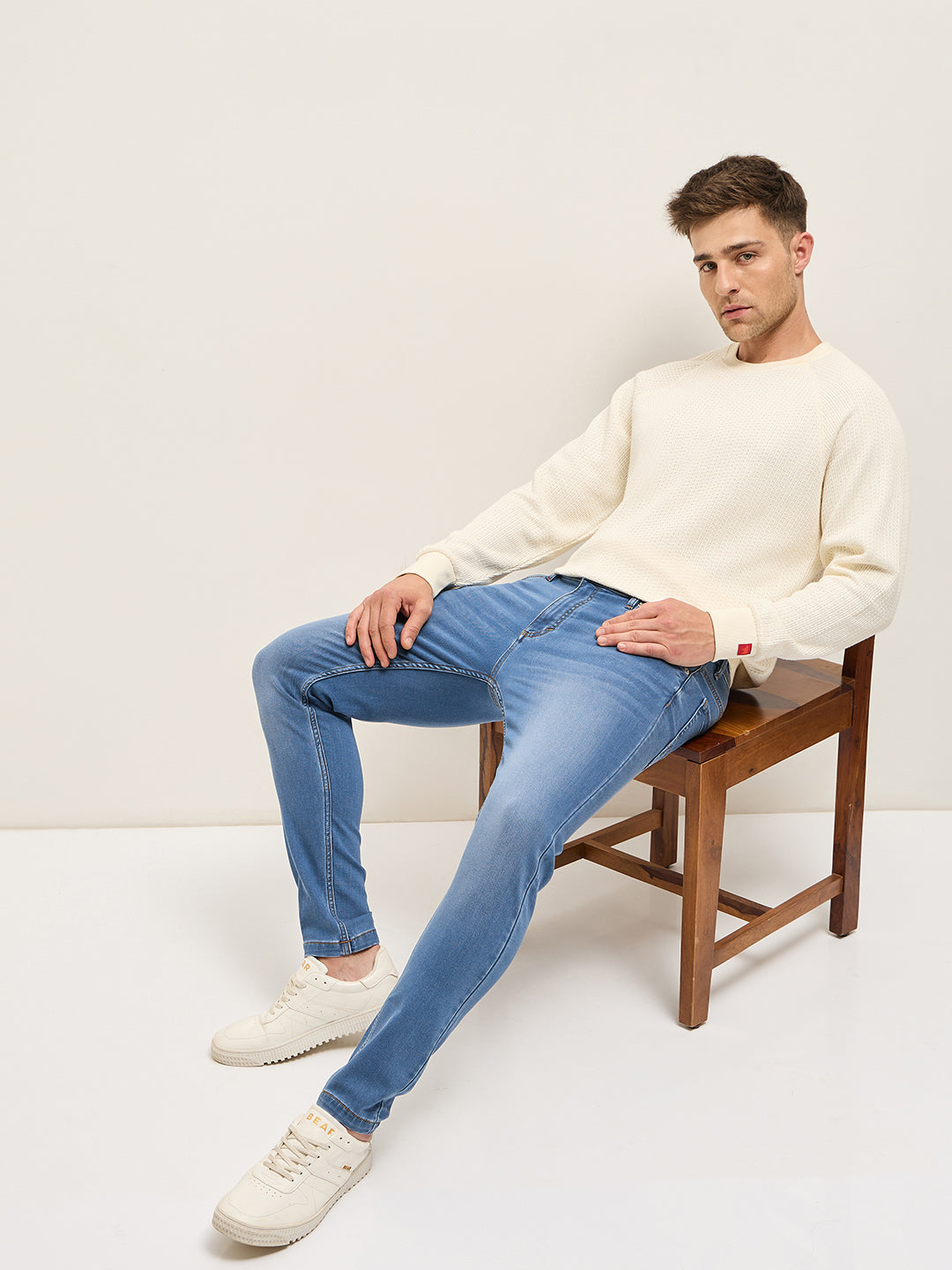 Men Light BlueLight Fade Mid-Rise Skinny Fit Jeans