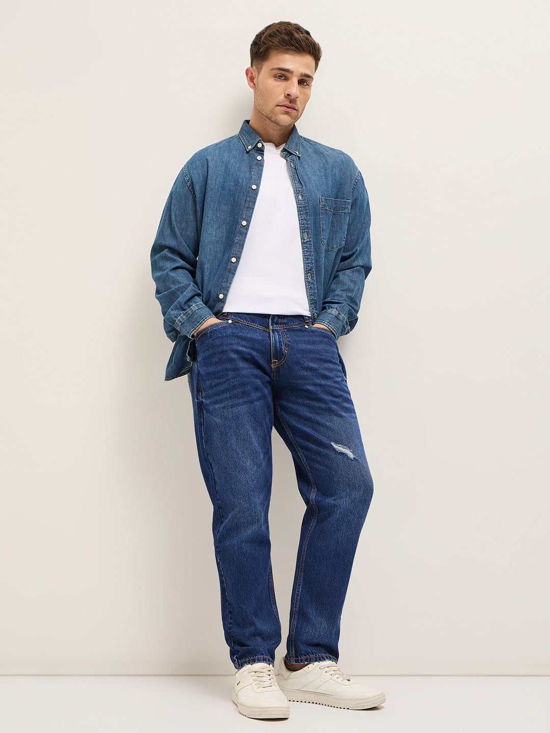 Men BlueLight Fade High Distressed Mid-Rise Relaxed Fit Jeans