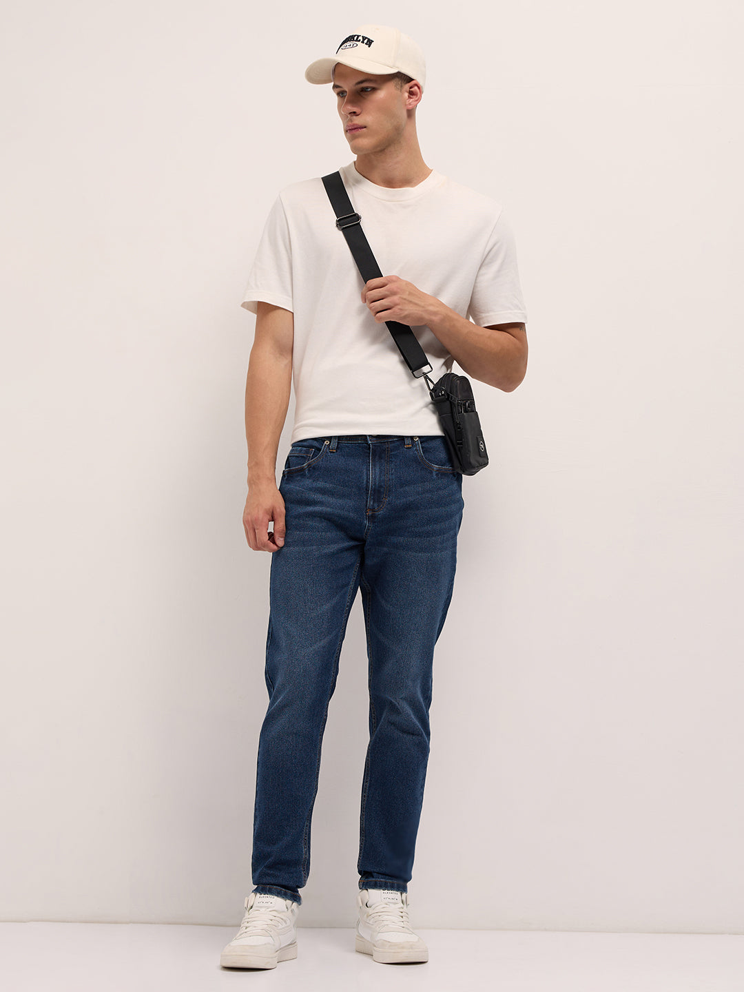 Men Mid Blue Mid-Rise Slim Fit Jeans
