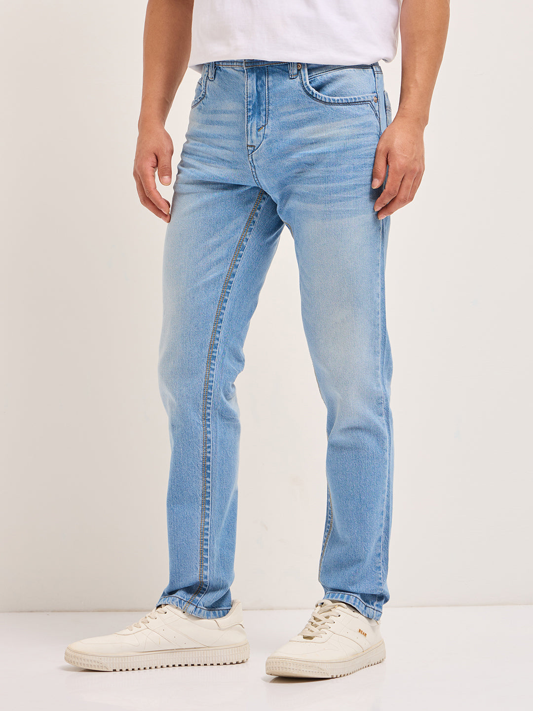 Men Light BlueLight Fade Mid-Rise Relaxed Fit Jeans