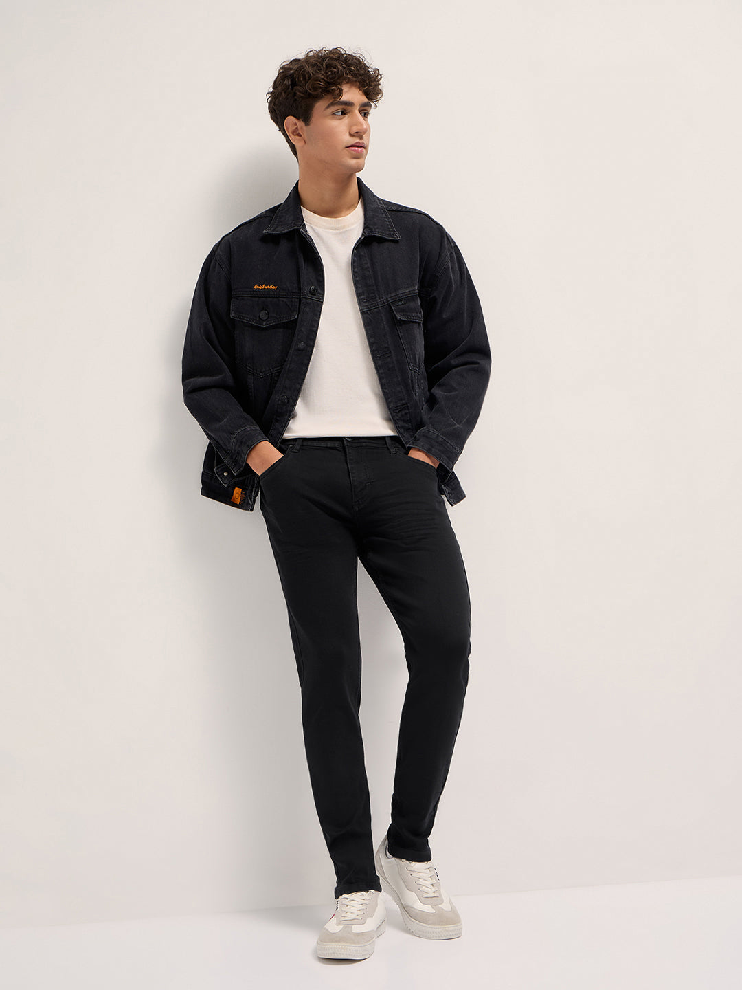 Men Black Solid Mid Rise Jeans