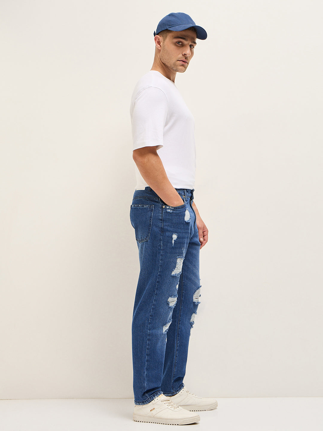 Men BlueLight Fade Distressed Mid-Rise Relaxed Fit Jeans