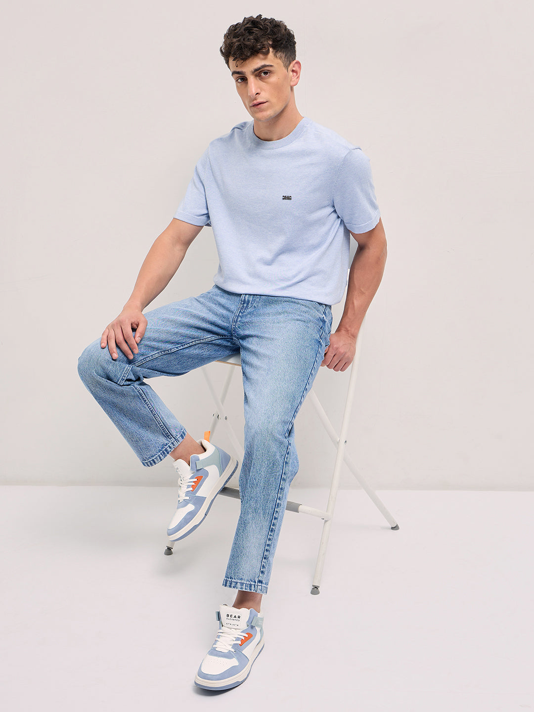 Men Mid Blue Straight Fit Mid Rise Jean
