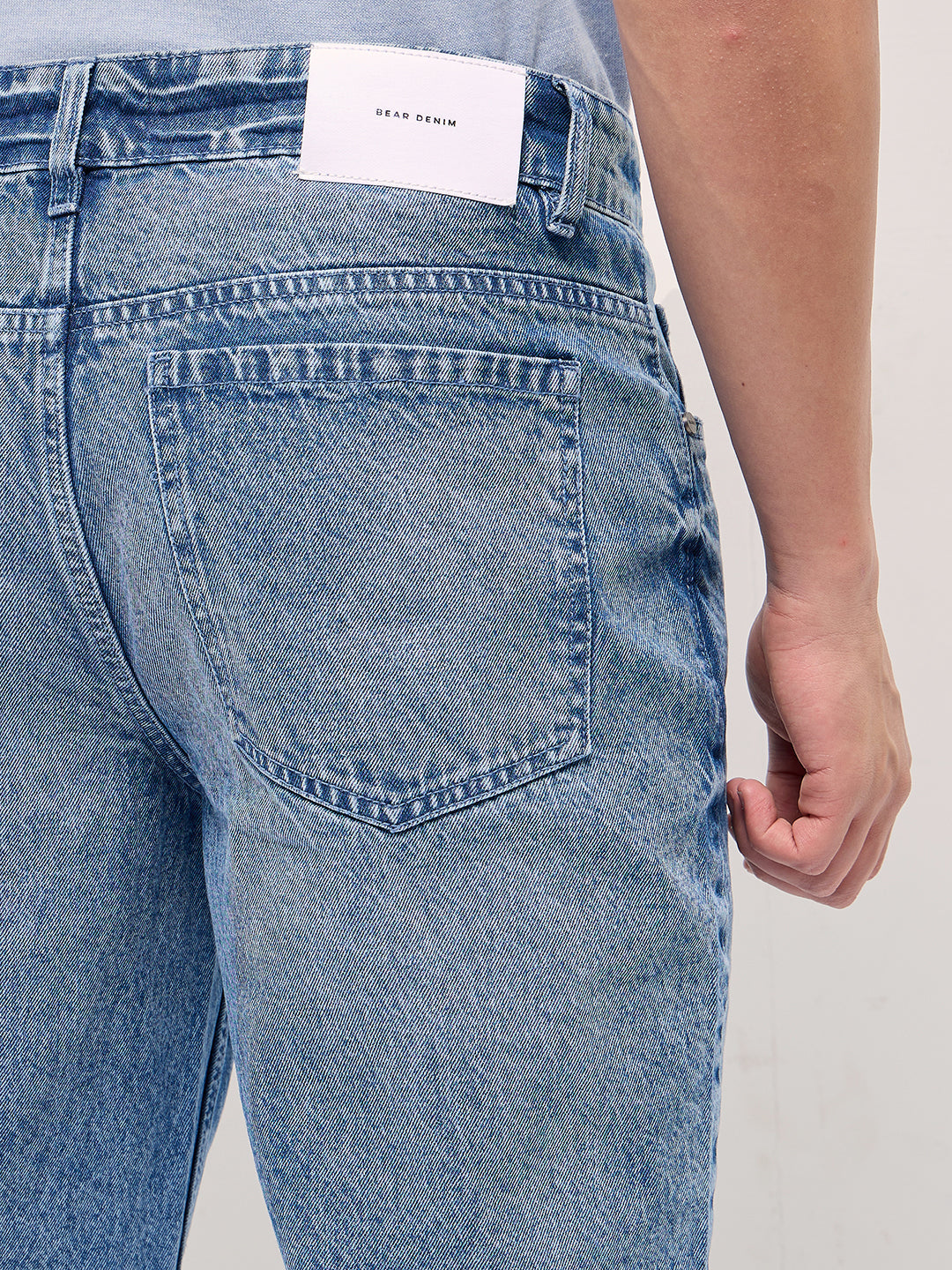 Men Mid Blue Straight Fit Mid Rise Jean