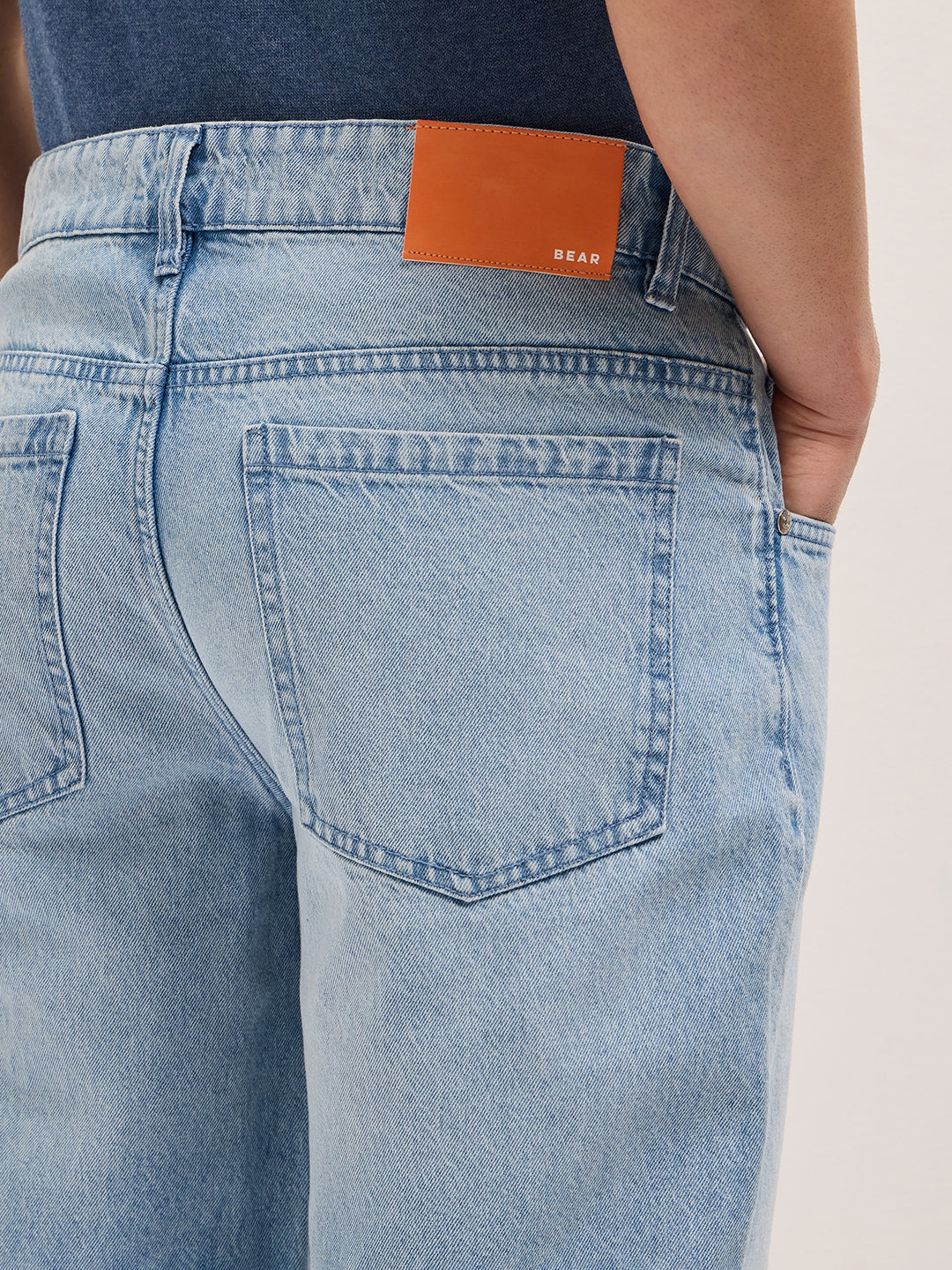 Men Light BlueLight Fade Distressed Mid-Rise Straight Fit Jeans