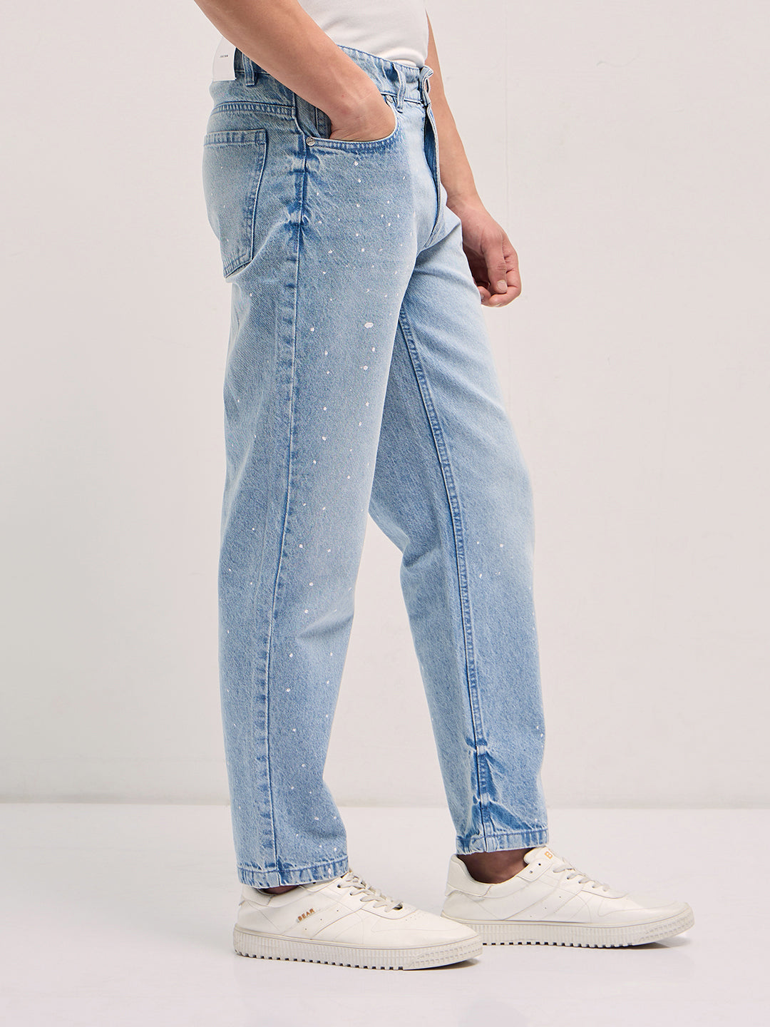 Men Light Blue Straight Fit Mid Rise Jean