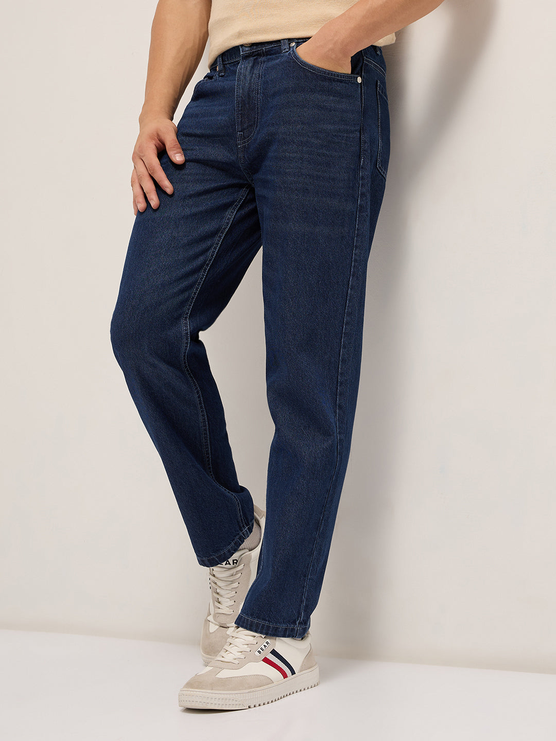 Men Mid Blue Solid Mid-Rise Straight Fit Jeans