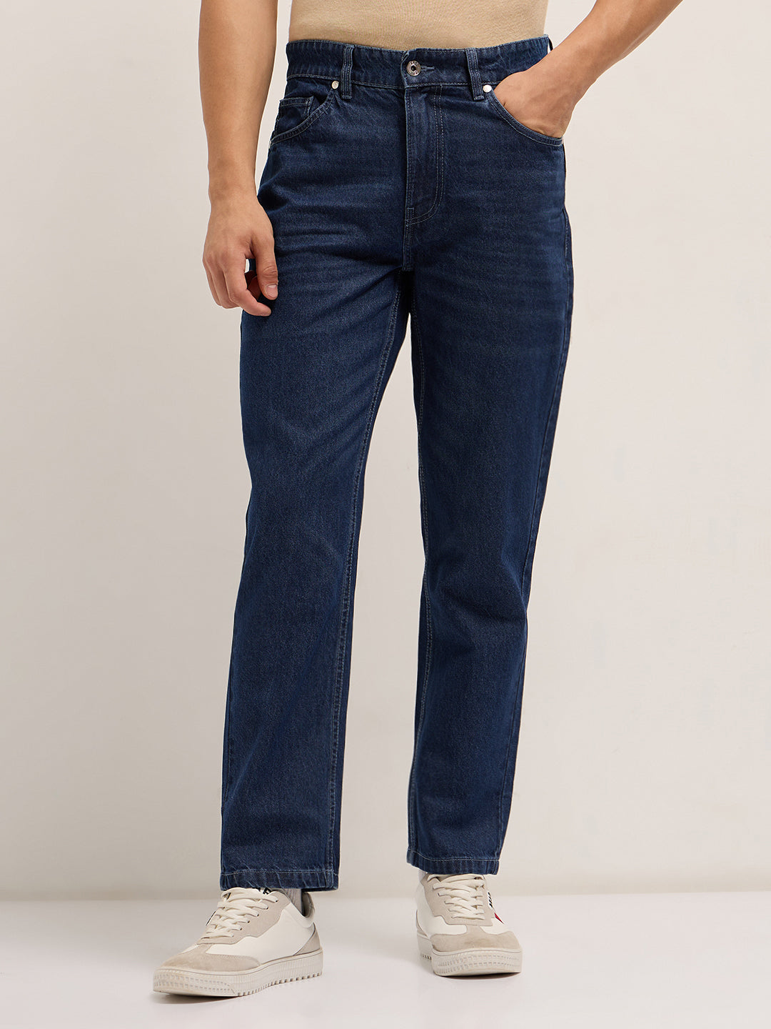 Men Mid Blue Solid Mid-Rise Straight Fit Jeans