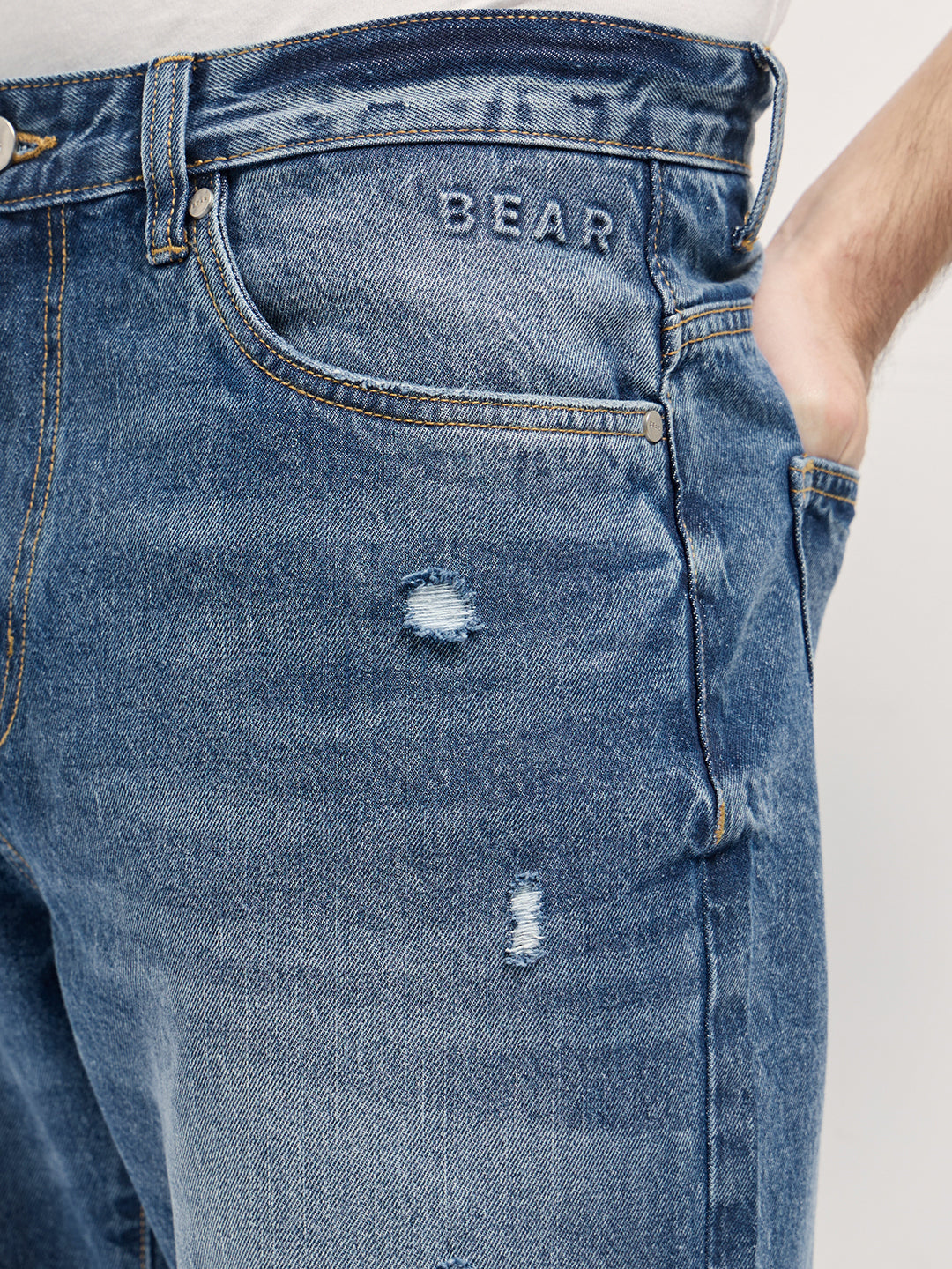 Men Mid BlueLight Fade High Distressed Mid-Rise Relaxed Fit Jeans – FYVA