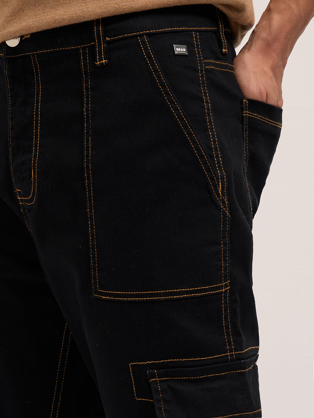 Men Black Mid-Rise Baggy Fit Cargo Jeans
