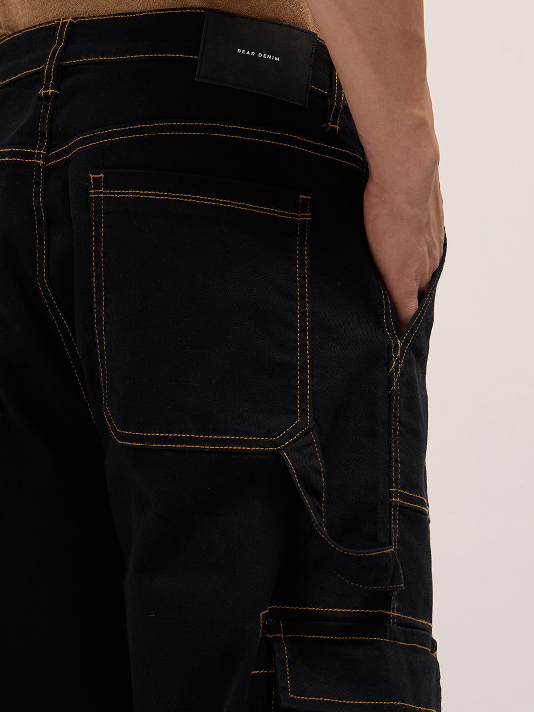Men Black Mid-Rise Baggy Fit Cargo Jeans