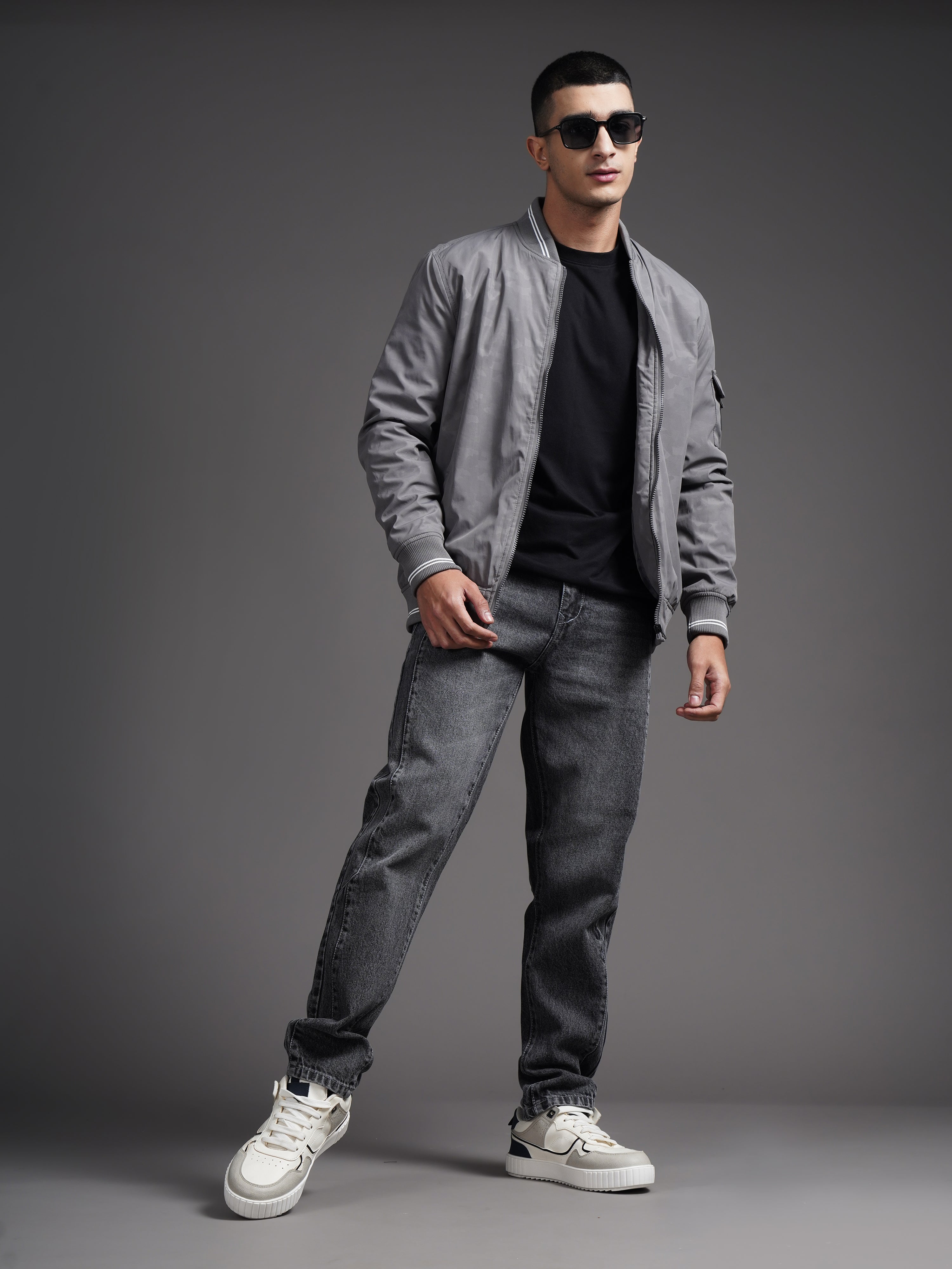 Men Trace Grey Relax Tapered Jeans