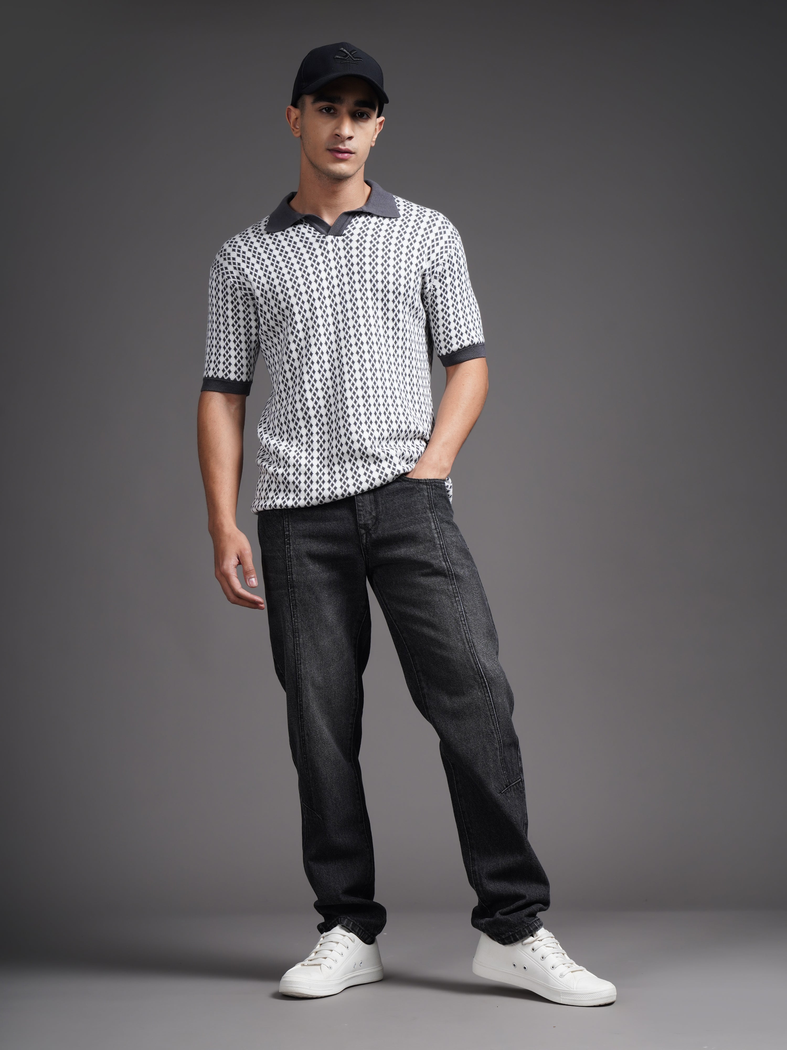 Men Axis Black Relax Tapered Jeans