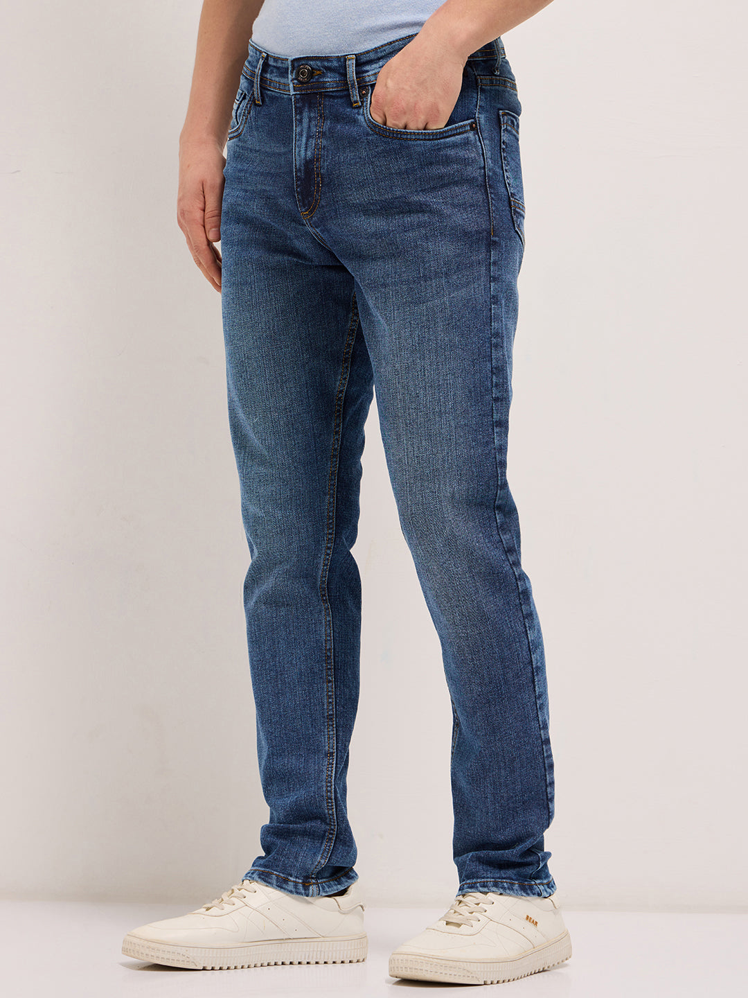 Men Mid BlueLight Fade Slim Fit Mid-Rise Jeans